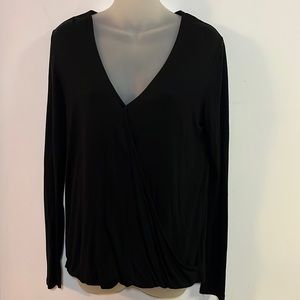 Gap T-Shirt Women's Size S Black Knit Long Sleeve Cross Body Knit Blouse